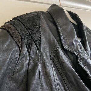 Chia 80s Vintage Black Leather Jacket - L